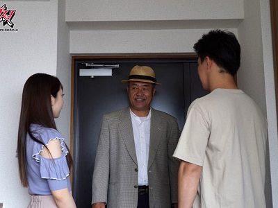 Đến thăm con trai ở riêng rồi chén luôn bạn gái của con
